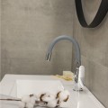 Kuchinox Dima bateria umywalkowa stojąca z elastyczną wylewką szara / czarna